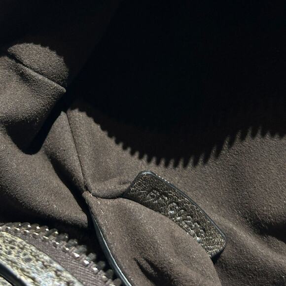 $1,700 Givenchy pandora crinkled leather Crossbody messenger - Picture 6 of 8